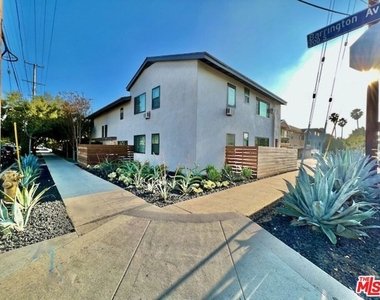 903 S Barrington Avenue - Photo Thumbnail 1
