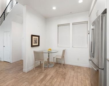 7100 Playa Vista Drive - Photo Thumbnail 8