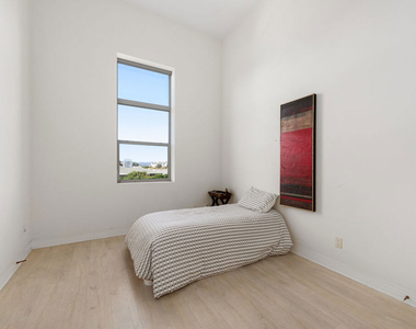 7100 Playa Vista Drive - Photo Thumbnail 10