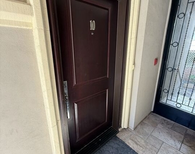 5401 Morella Avenue - Photo Thumbnail 15