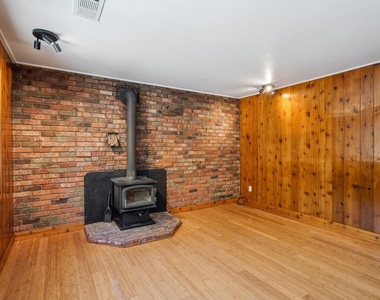 54025 Strawberry Valley Drive - Photo Thumbnail 4