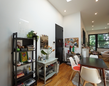 1165 Greene Avenue - Photo Thumbnail 5