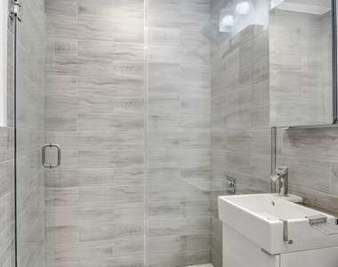 427 East 80th Street - Photo Thumbnail 2