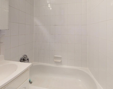 334 East 93rd Street - Photo Thumbnail 5