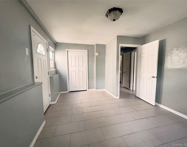 6947 De Costa Avenue - Photo Thumbnail 3