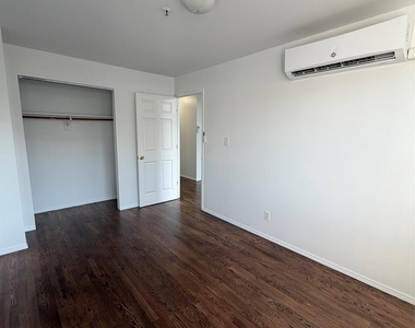 10804 35th Avenue - Photo Thumbnail 8