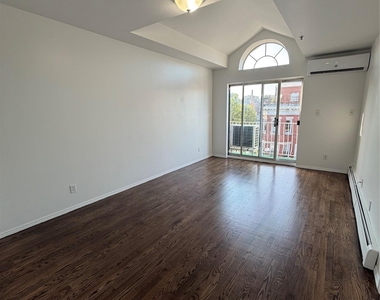 10804 35th Avenue - Photo Thumbnail 1