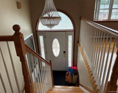 9 Ashland Avenue - Photo Thumbnail 8