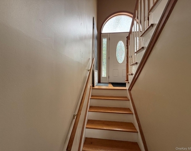 9 Ashland Avenue - Photo Thumbnail 21