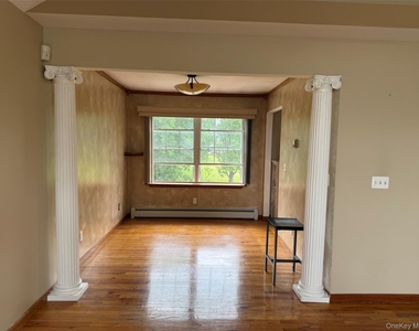 9 Ashland Avenue - Photo Thumbnail 4