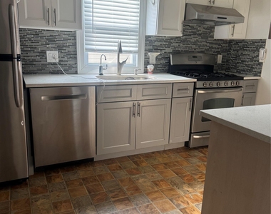 170 E Mineola Avenue - Photo Thumbnail 7