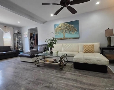170 E Mineola Avenue - Photo Thumbnail 1