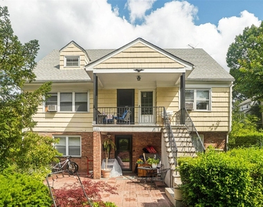 115 Fisher Avenue - Photo Thumbnail 11