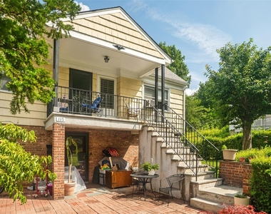 115 Fisher Avenue - Photo Thumbnail 9