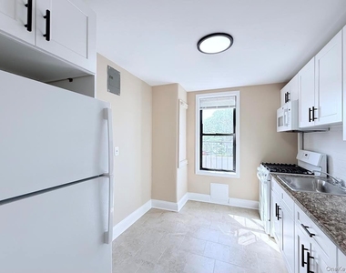 12 Chatsworth Avenue - Photo Thumbnail 8