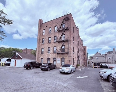 12 Chatsworth Avenue - Photo Thumbnail 15