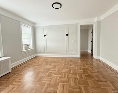 12 Chatsworth Avenue - Photo Thumbnail 4