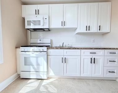 12 Chatsworth Avenue - Photo Thumbnail 7