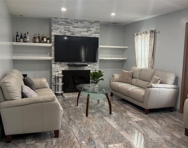 17 Degarmo Road - Photo Thumbnail 6