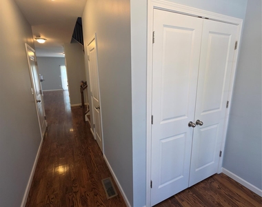 31 Pinto Road W - Photo Thumbnail 2