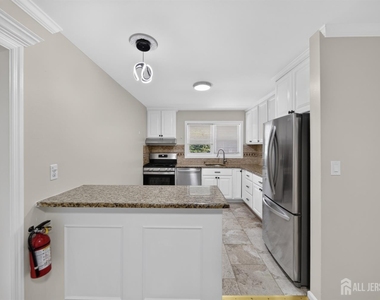 42-a Woodedge Avenue - Photo Thumbnail 3