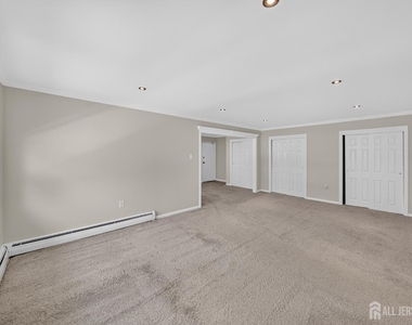 42-a Woodedge Avenue - Photo Thumbnail 8