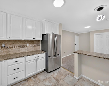 42-a Woodedge Avenue - Photo Thumbnail 5