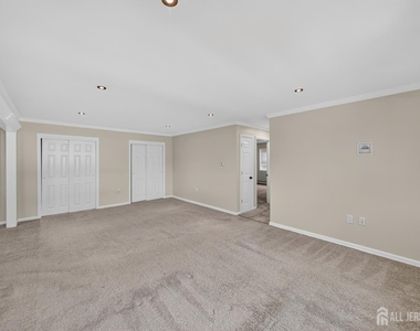 42-a Woodedge Avenue - Photo Thumbnail 9