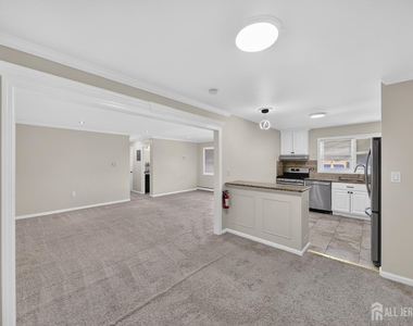 42-a Woodedge Avenue - Photo Thumbnail 2