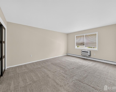42-a Woodedge Avenue - Photo Thumbnail 11