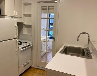 146 Sullivan Street - Photo Thumbnail 3