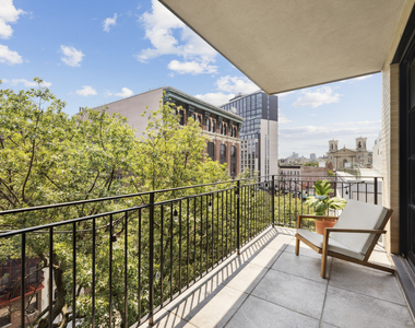 532 Clinton Avenue - Photo Thumbnail 2