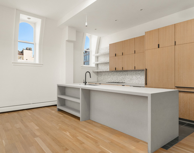 2 Bleecker Street - Photo Thumbnail 4