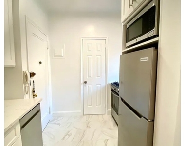 108 Mac Dougal Street - Photo Thumbnail 6