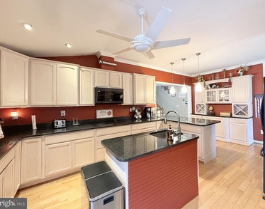 559 Holly Corner Road - Photo Thumbnail 10