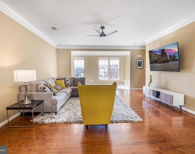 7969 Crescent Park Drive - Photo Thumbnail 2