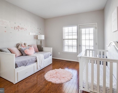 7969 Crescent Park Drive - Photo Thumbnail 7