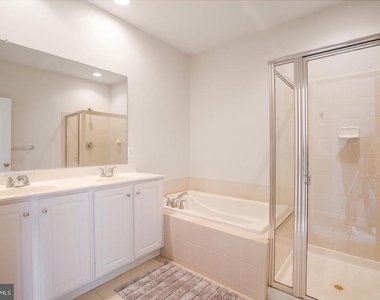 7969 Crescent Park Drive - Photo Thumbnail 5