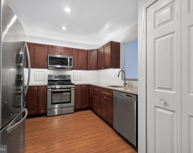 20604 Cornstalk Terrace - Photo Thumbnail 13