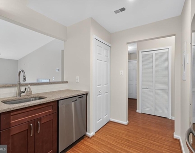 20604 Cornstalk Terrace - Photo Thumbnail 14