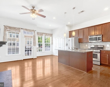 22653 Vienna Green Terrace - Photo Thumbnail 13