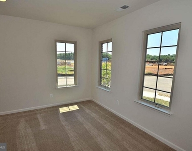 22816 Breezy Hollow Drive - Photo Thumbnail 5