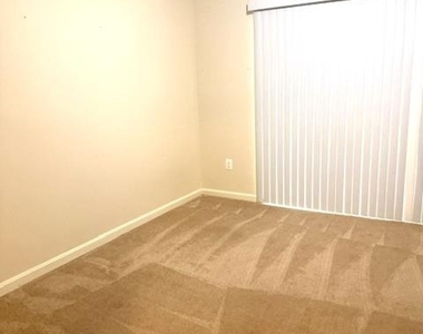 1581 Leeds Castle Drive - Photo Thumbnail 5