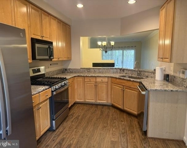 1581 Leeds Castle Drive - Photo Thumbnail 11