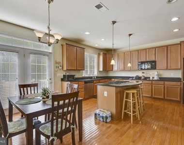 6087 Piney Woods Court - Photo Thumbnail 8