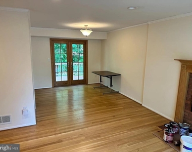7020 Ted Drive - Photo Thumbnail 3