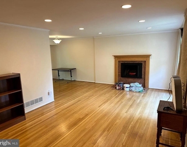 7020 Ted Drive - Photo Thumbnail 2