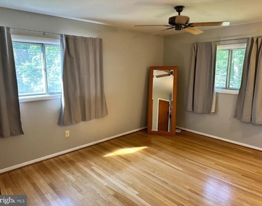 7020 Ted Drive - Photo Thumbnail 6