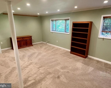7020 Ted Drive - Photo Thumbnail 14