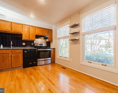 2911 Montauk Court - Photo Thumbnail 4